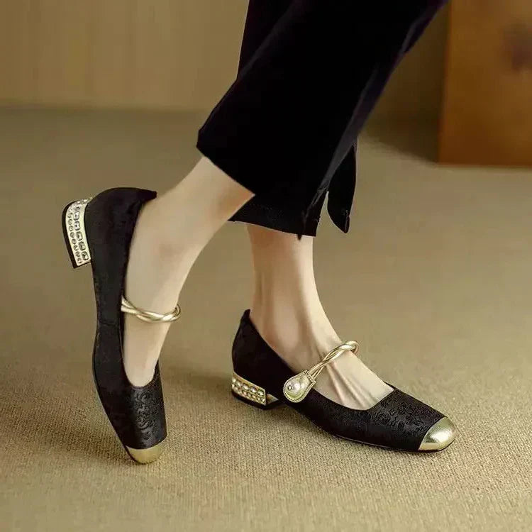 Frieda – Klassische Riemchenschuhe mit elegantem Look von Amora Bern, Ansicht 8