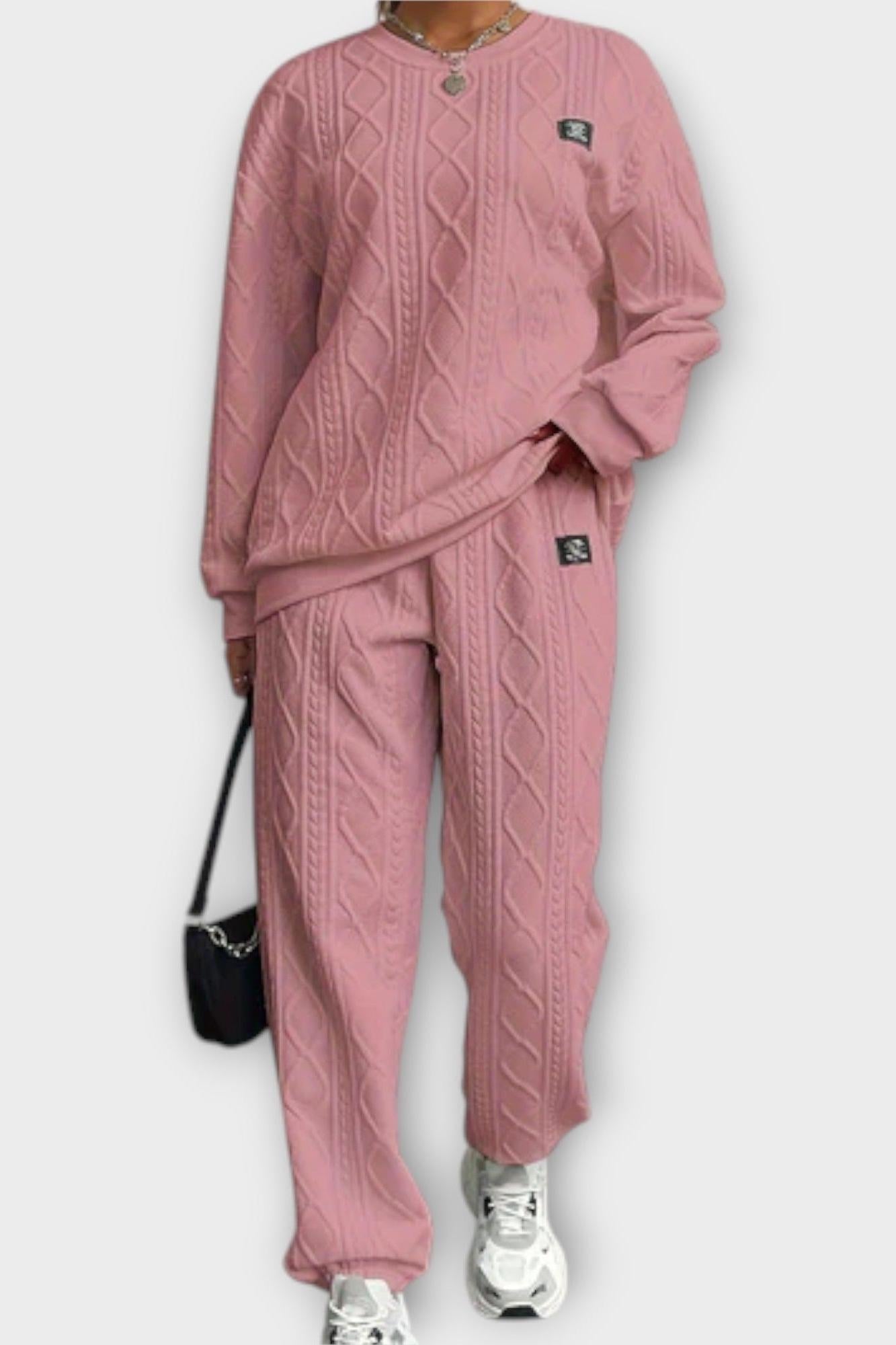 Hadwiga – Zopfmusterpullover & Hose Set von Amora Bern, Ansicht 2