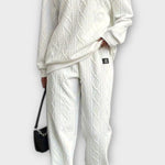 Hadwiga – Zopfmusterpullover & Hose Set von Amora Bern, Ansicht 3