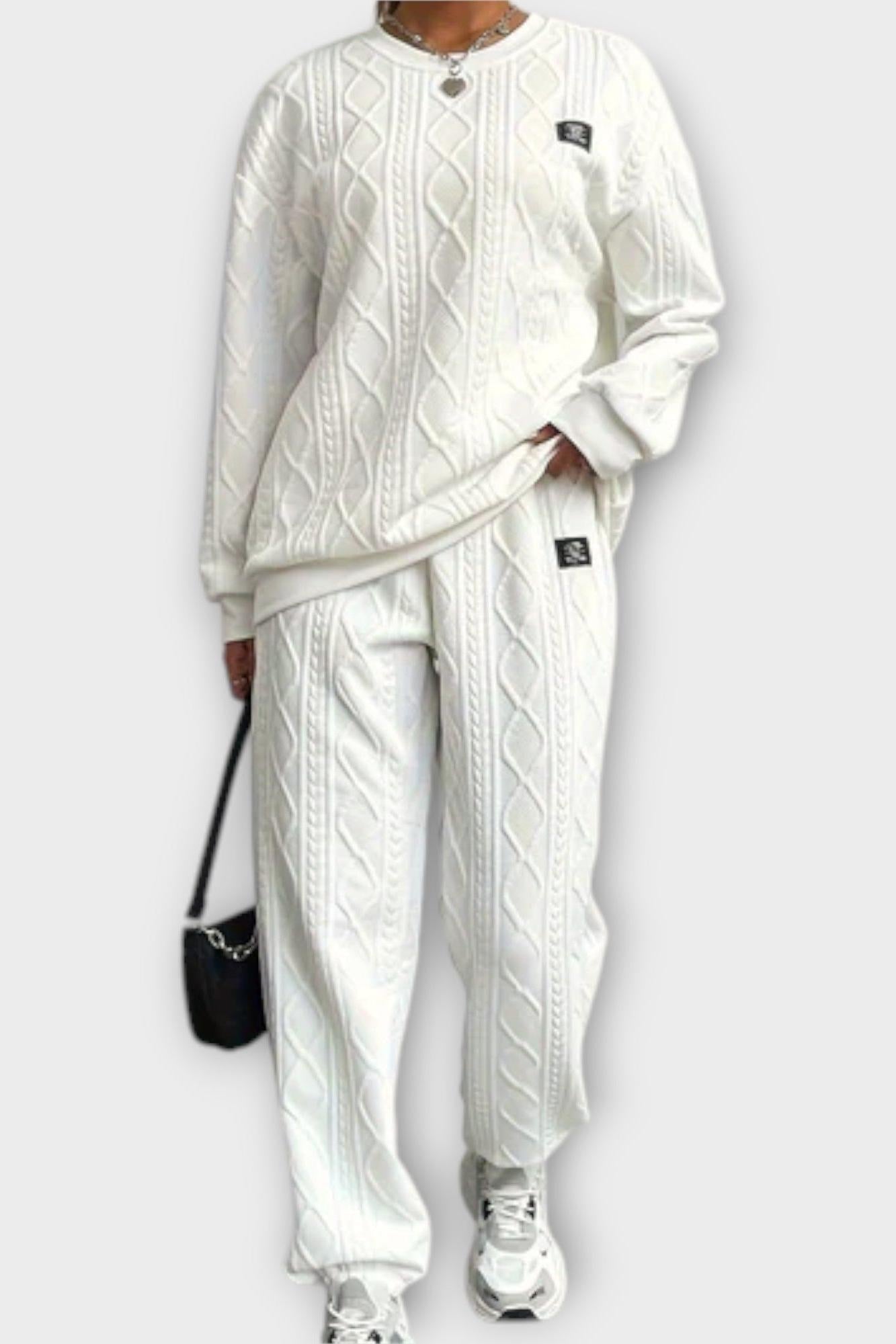 Hadwiga – Zopfmusterpullover & Hose Set von Amora Bern, Ansicht 3