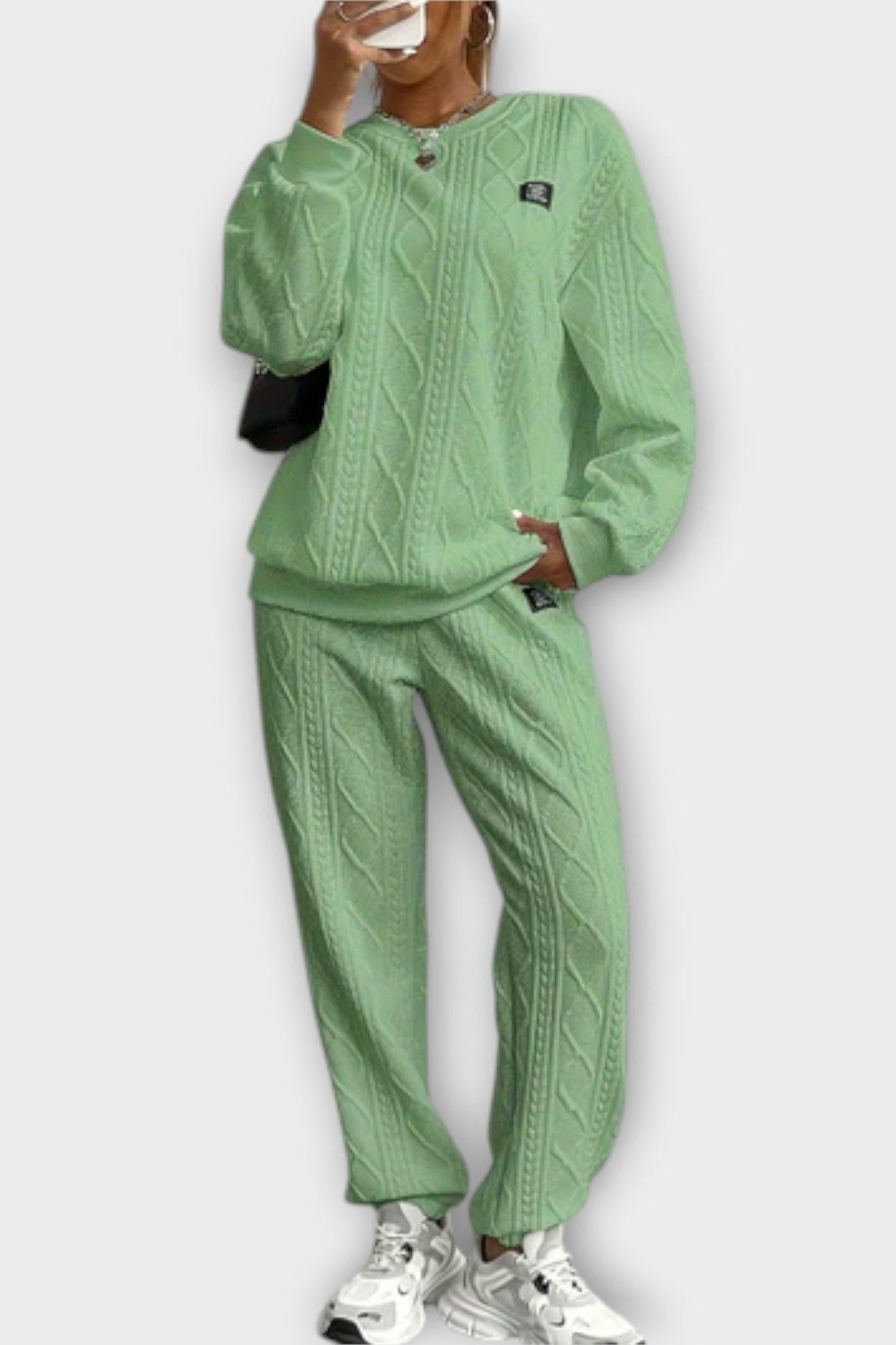 Hadwiga – Zopfmusterpullover & Hose Set von Amora Bern, Ansicht 4