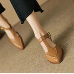 Hannah – Schuhe mit Schnalle von Amora Bern