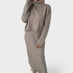 Albrun – Strickpullover mit Rollkragen & Maxirock Set von Amora Bern