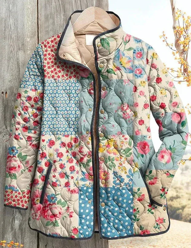 Viola – Gesteppte Patchworkjacke mit Blumenmustern von Amora Bern, Ansicht 2