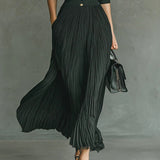 Elvira™ | Plissiertes Maxikleid mit Reverskragen und hoher Taille