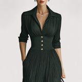 Lorien™ | Elegantes, plissiertes Revers-tailliertes Maxikleid mit langen Ärmeln