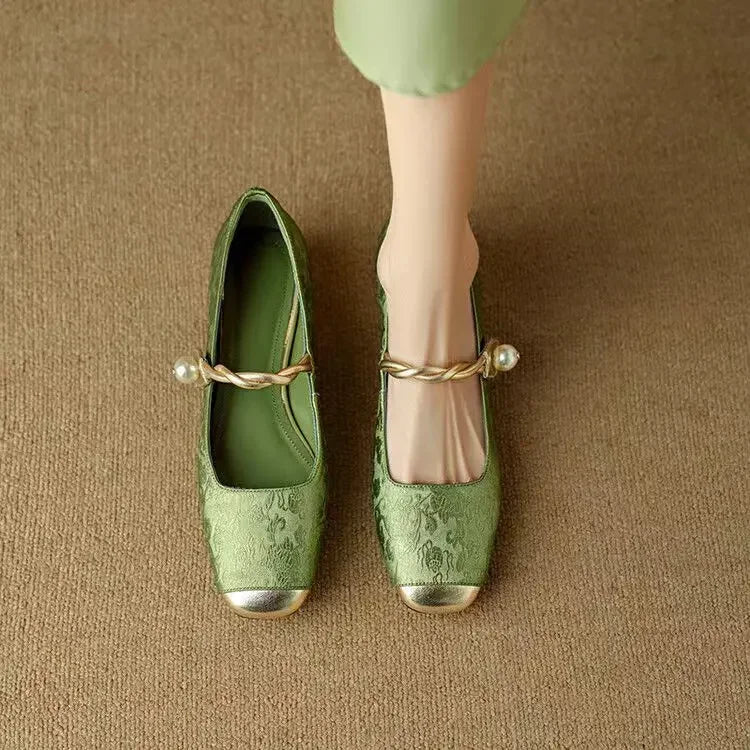 Frieda – Klassische Riemchenschuhe mit elegantem Look von Amora Bern, Ansicht 2