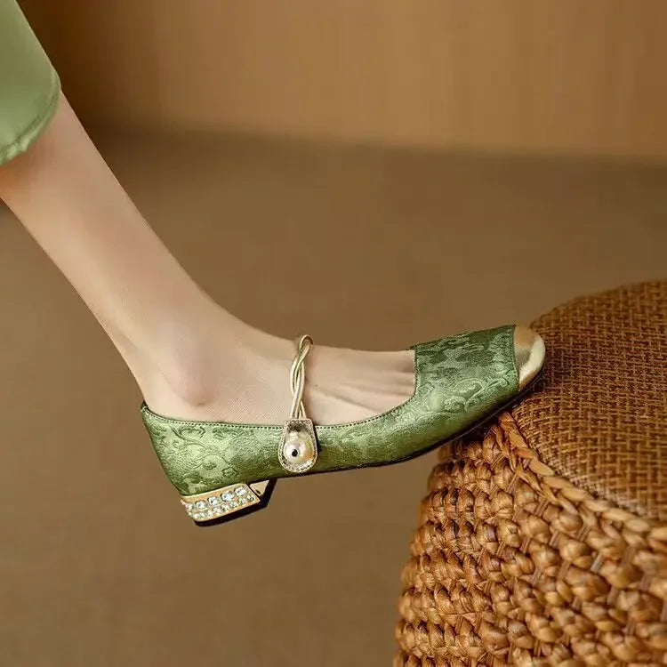Frieda – Klassische Riemchenschuhe mit elegantem Look von Amora Bern, Ansicht 6