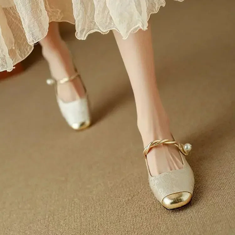 Frieda – Klassische Riemchenschuhe mit elegantem Look von Amora Bern, Ansicht 13