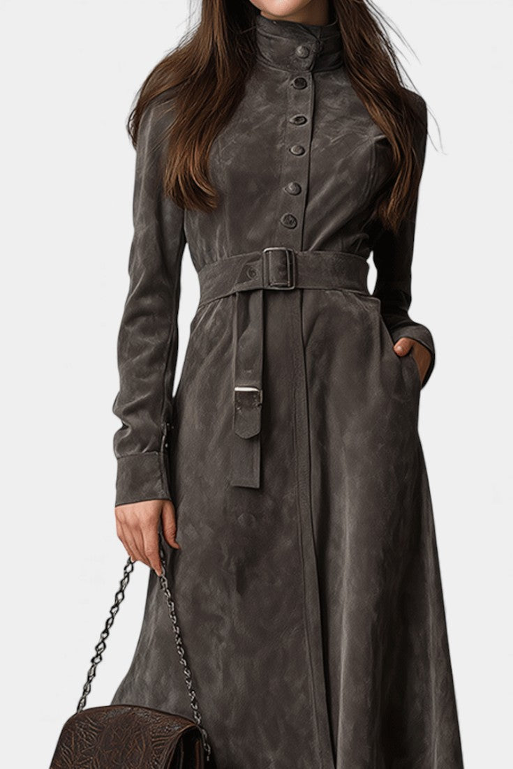Kunhilde – Langer Mantel im Western-Stil mit Gürtel von Amora Bern, Ansicht 2