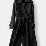 Perpetua – Zweireihiger Trenchcoat mit Gürtel von Amora Bern, Ansicht 9
