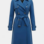 Perpetua – Zweireihiger Trenchcoat mit Gürtel von Amora Bern, Ansicht 5