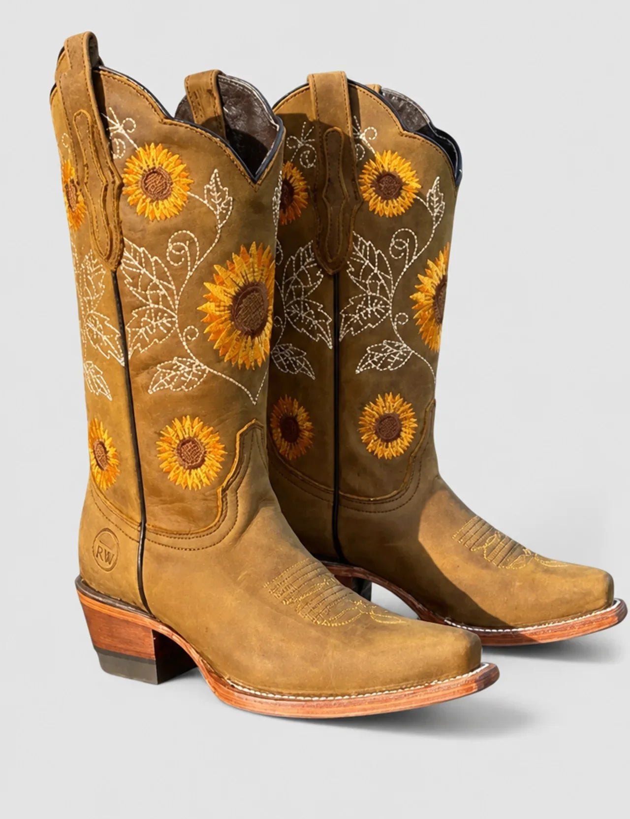 Ermenberga – Western-Stiefel mit Blumenstickerei von Amora Bern