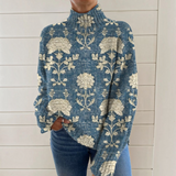 Steffi – Blauer Rollkragenpullover mit klassischem Blumenmuster von Amora Bern